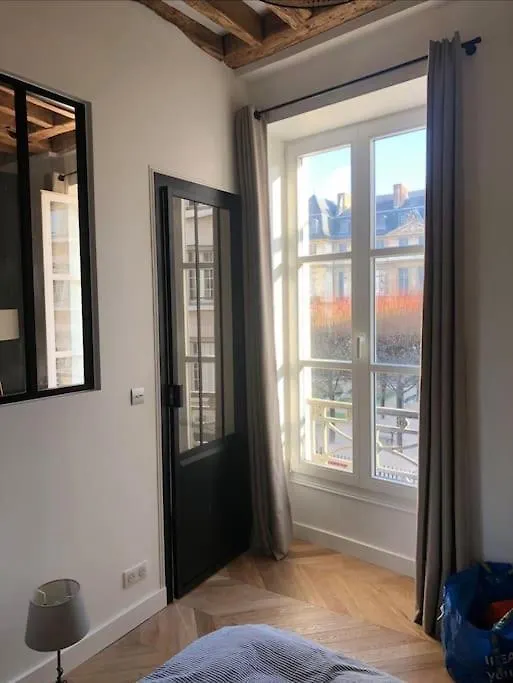 Charmant Appartement Au Coeur Du Marais Париж Апартаменты