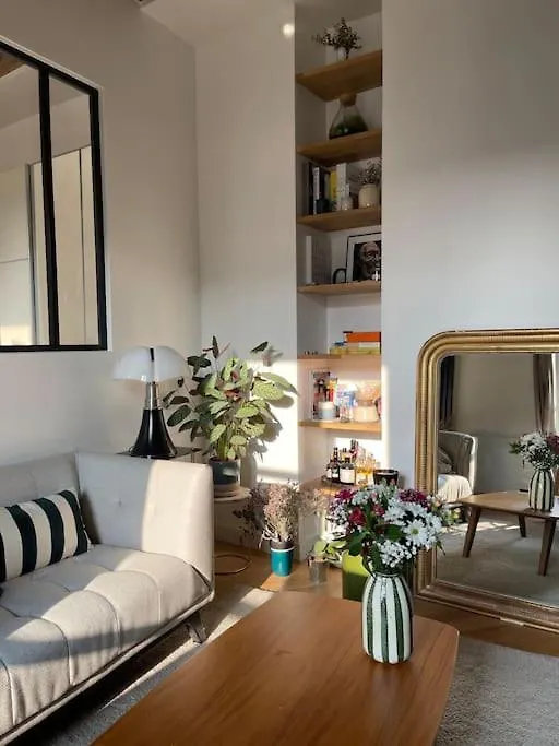 Charmant Appartement Au Coeur Du Marais Париж Франция